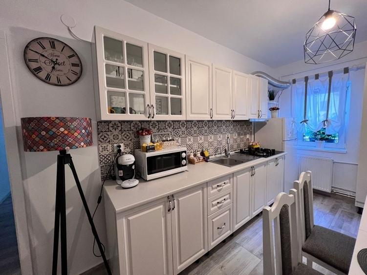 Apartament cu 2 camere decomandat în Eroilor