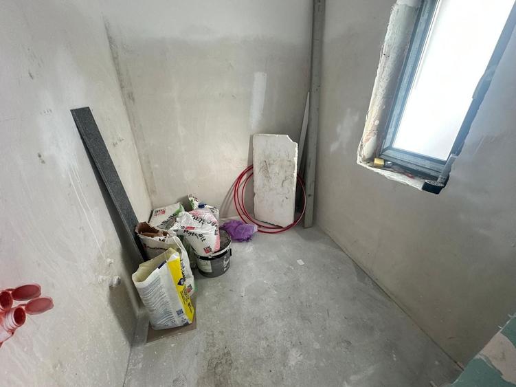 Casă individuală cu 4 camere cu Canalizare în Central