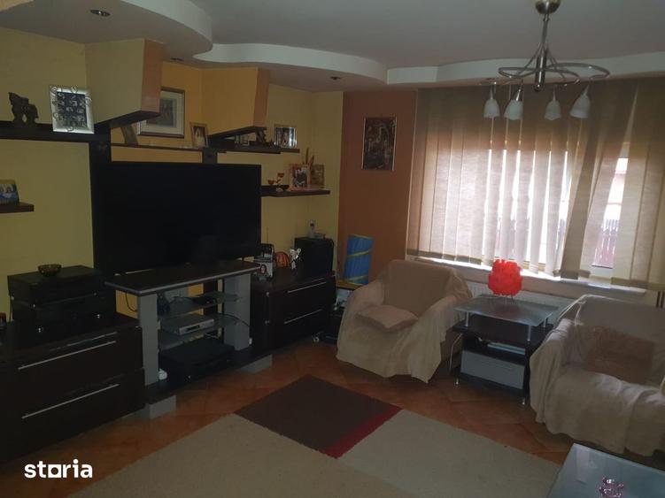 Casă cu 4 camere cu Teren 200 Mp în Central