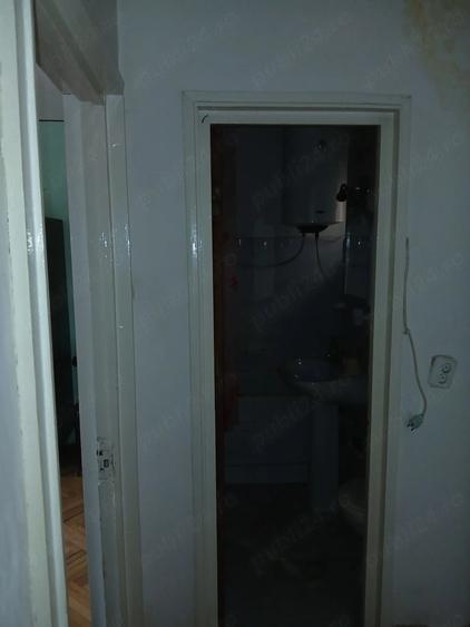 Apartament cu 3 camere decomandat în Petros