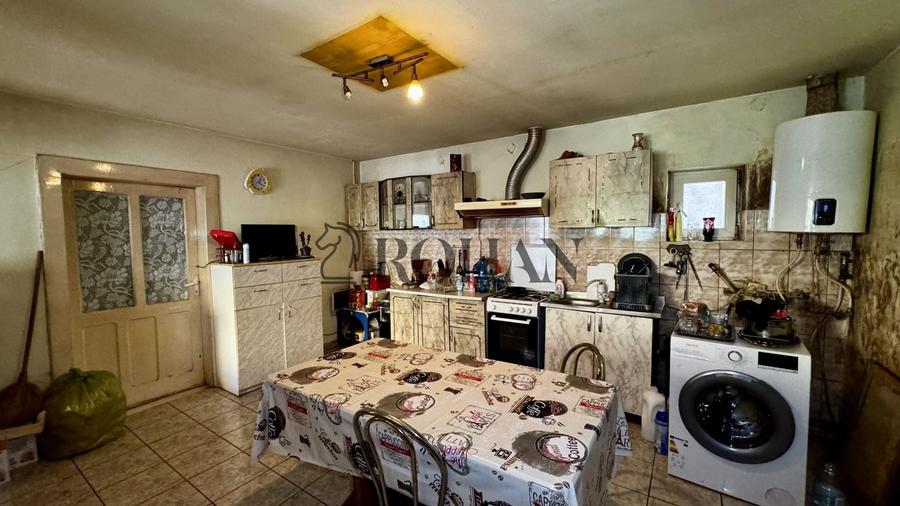 Casă individuală cu 3 camere cu Canalizare în Central