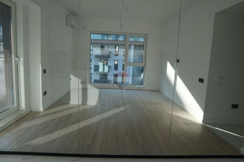 Apartament cu 3 camere decomandat în Theodor Pallady
