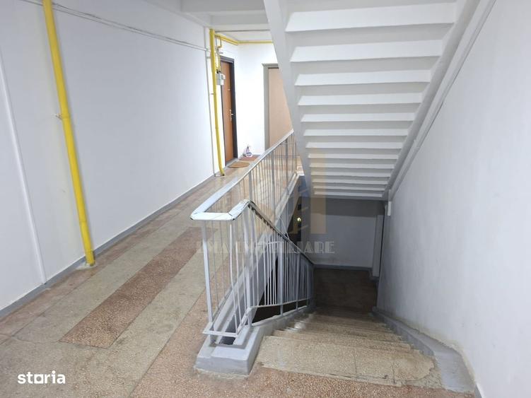 Apartament cu 4 camere semidecomandat în Triaj