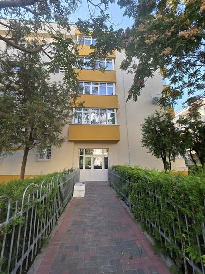 Apartament cu 2 camere decomandat în Vitan