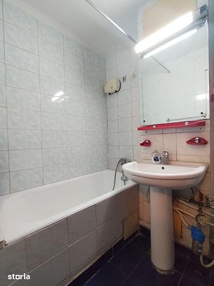 Apartament cu 2 camere decomandat în Vitan