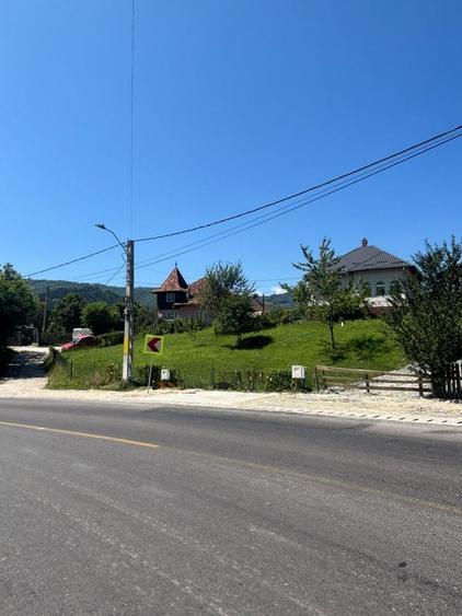 Casă cu 4 camere în Rucăr
