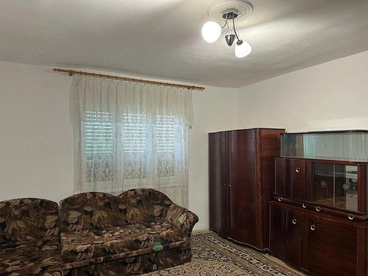 Casă cu 5 camere cu Teren 1440 Mp în Central