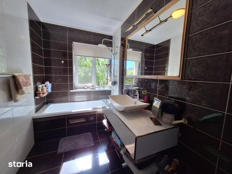 Apartament cu 3 camere în Florești