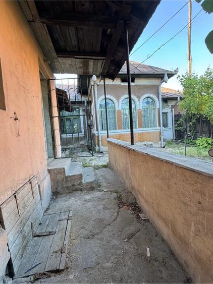 Casă cu 3 camere cu Teren 350 Mp în Central