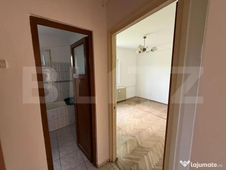 Apartament cu 3 camere semidecomandat în Nord