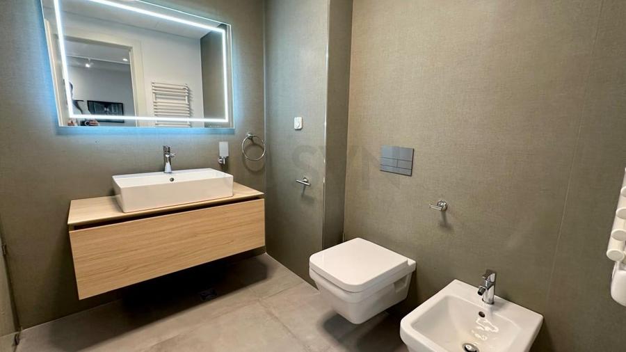 Apartament cu 5 camere decomandat, mobilat în Floreasca