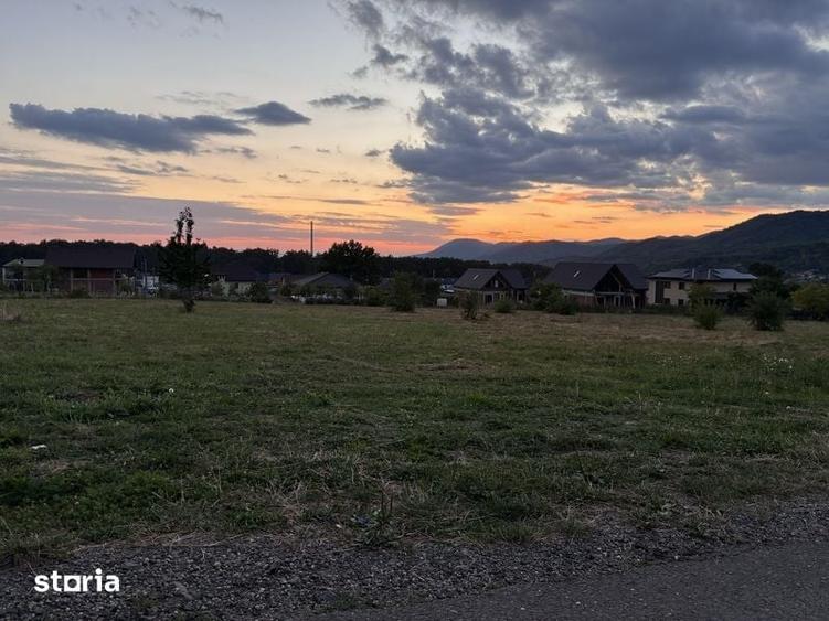 Teren de 4100 mp, în Central