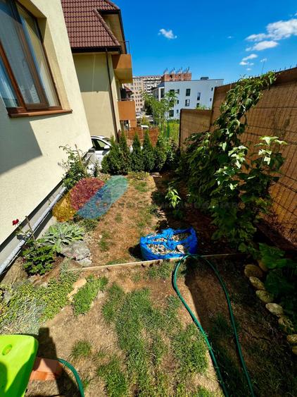 Apartament cu 3 camere semidecomandat, mobilat în Zorilor