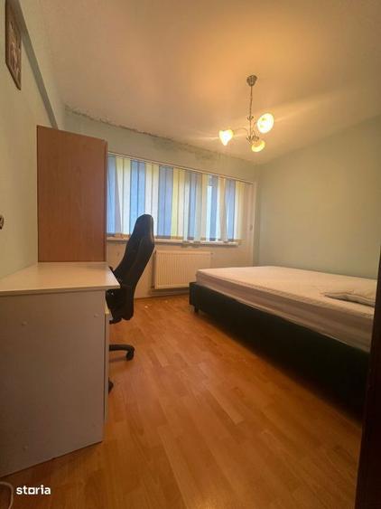 Apartament cu 3 camere decomandat în Ciupercenii Noi
