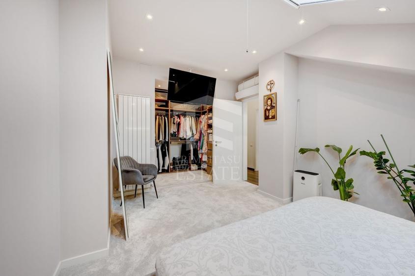 Apartament cu 3 camere semidecomandat, mobilat în Nord