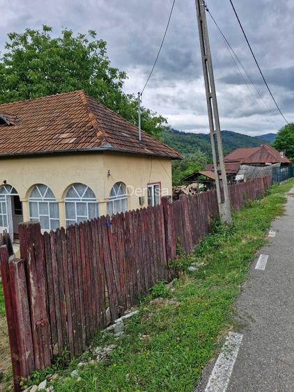 Casă cu 3 camere în Albești