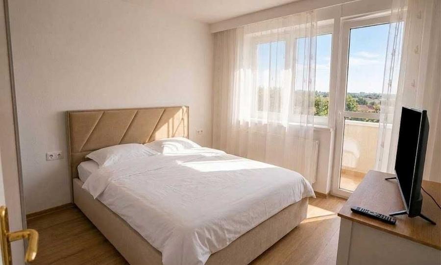 Apartament cu 3 camere decomandat în Dacia