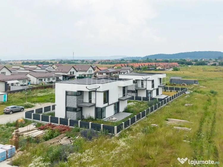 Casă cu 4 camere cu Teren 519 Mp în Sânpetru