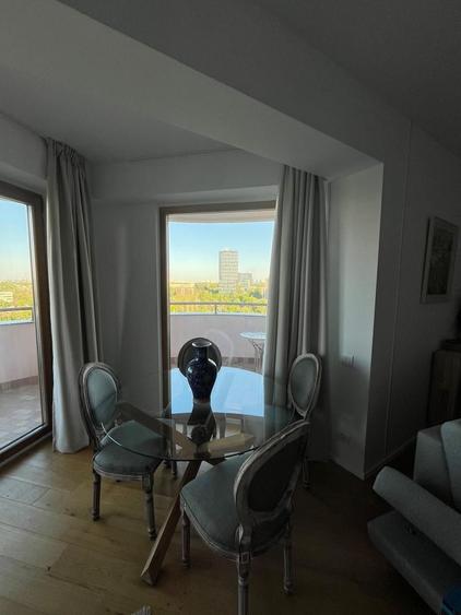 Apartament cu 3 camere semidecomandat, mobilat în P-ta Presei Libere