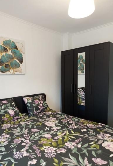 Apartament cu 2 camere decomandat, mobilat în P-ța Romană