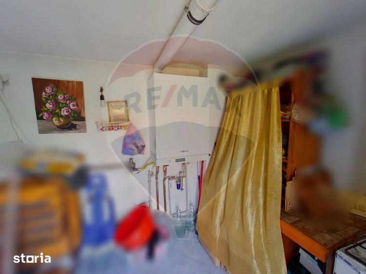 Casă cu 4 camere cu Teren 1439 Mp în Central