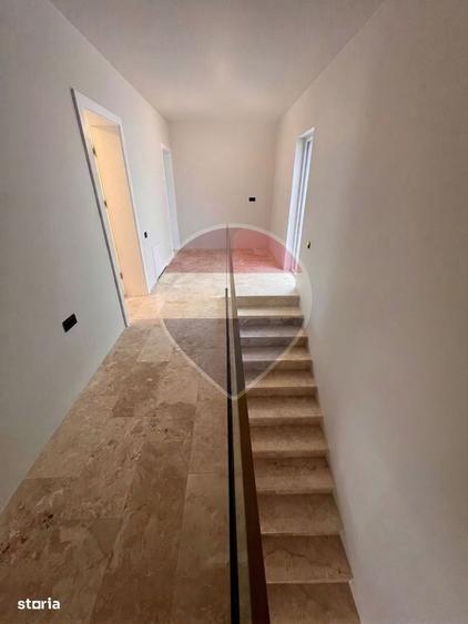 Casă cu 4 camere cu Teren 800 Mp în Central