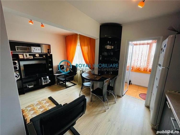 Apartament cu 3 camere decomandat în Malu Roșu