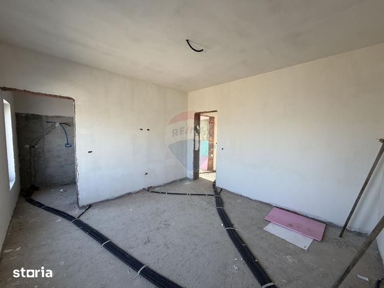 Casă cu 4 camere cu Teren 470 Mp în Câmpineanca