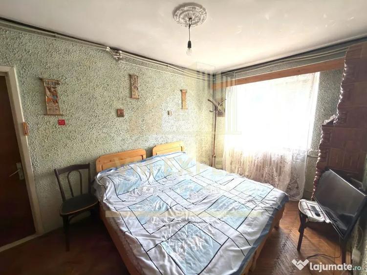 Apartament cu 3 camere semidecomandat în Central