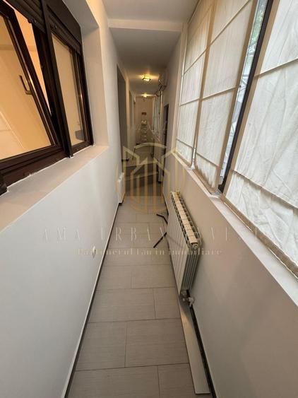 Apartament cu 3 camere semidecomandat în Lacul Tei