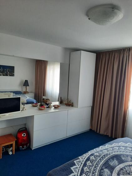 Casă cu 3 camere cu Teren 70 Mp în Exterior Vest