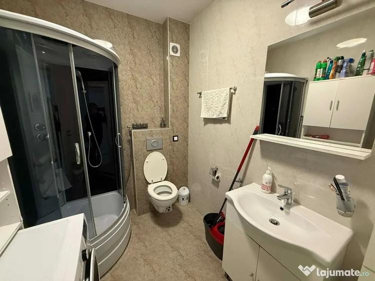 Apartament cu 3 camere semidecomandat în Europa