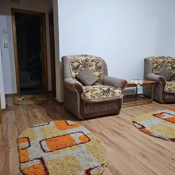 Apartament cu 2 camere semidecomandat în Calea București
