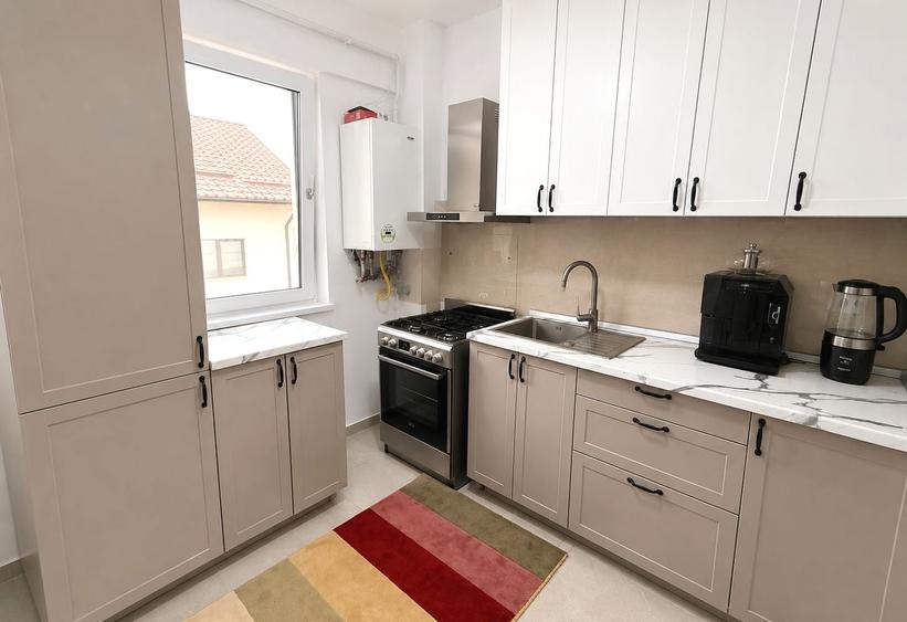 Apartament cu 3 camere decomandat în Valea Adâncă
