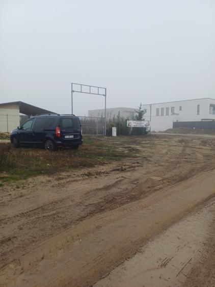 Teren construcție, în Tunari