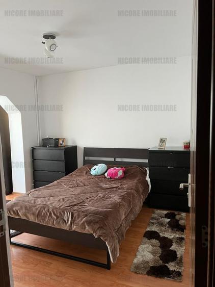 Apartament cu 2 camere decomandat în Girocului