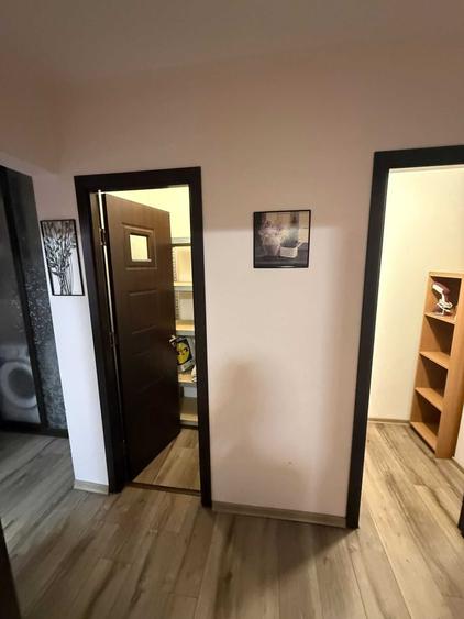 Apartament cu 3 camere decomandat în Drumul Taberei