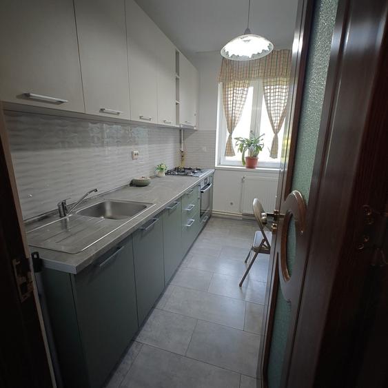 Apartament cu 3 camere nedecomandat în Tomis Nord