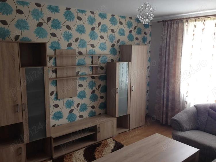 Apartament cu 3 camere decomandat în Vitrometan