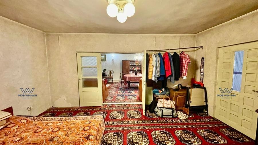 Casă individuală cu 8 camere cu Garaj în Valea Ursului