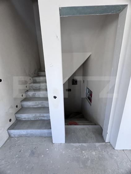 Duplex cu 6 camere cu Canalizare în Dâmbul Rotund