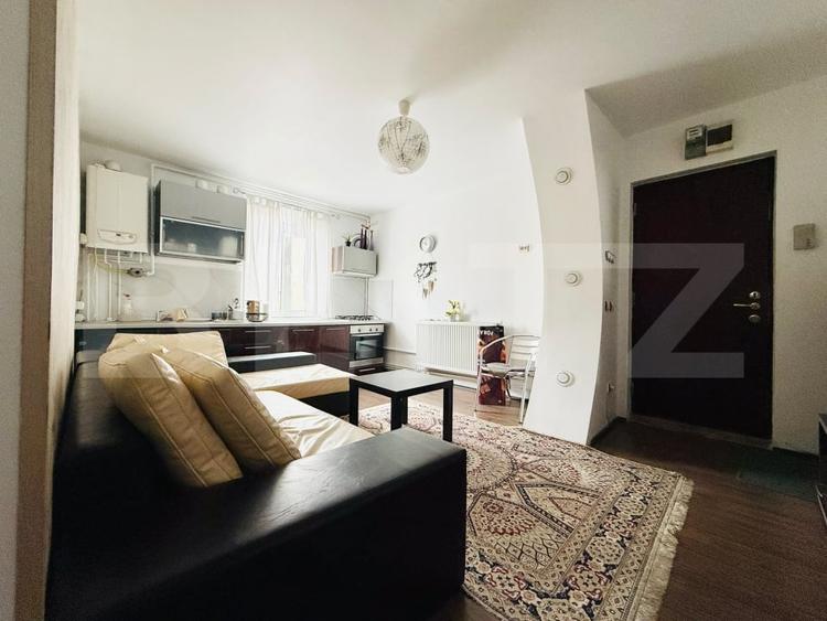 Apartament cu 3 camere decomandat, mobilat în Craiter