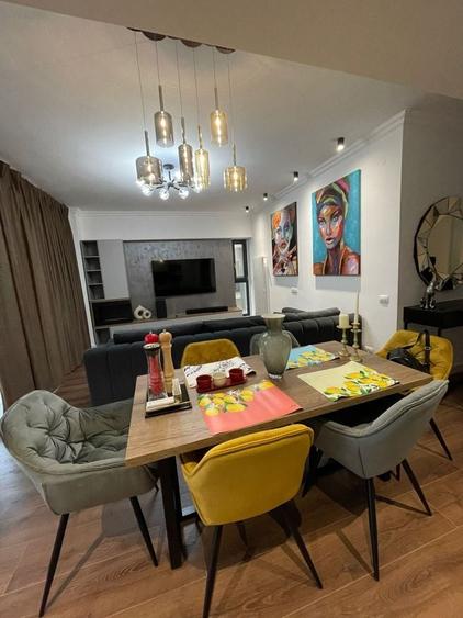 Apartament cu 3 camere semidecomandat în Central