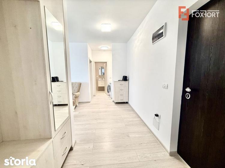 Apartament cu 2 camere semidecomandat, mobilat în Est