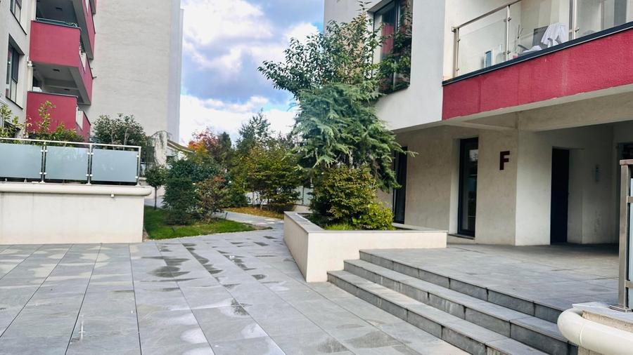 Apartament cu 2 camere semidecomandat, mobilat în Sisești