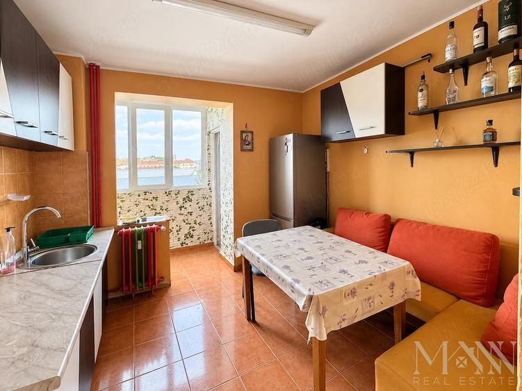 Apartament cu 3 camere decomandat în Central