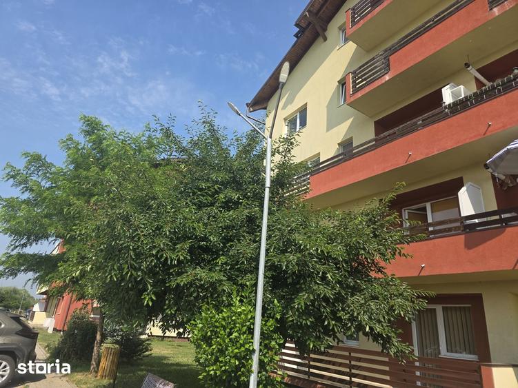Apartament cu 2 camere decomandat în Sânpetru