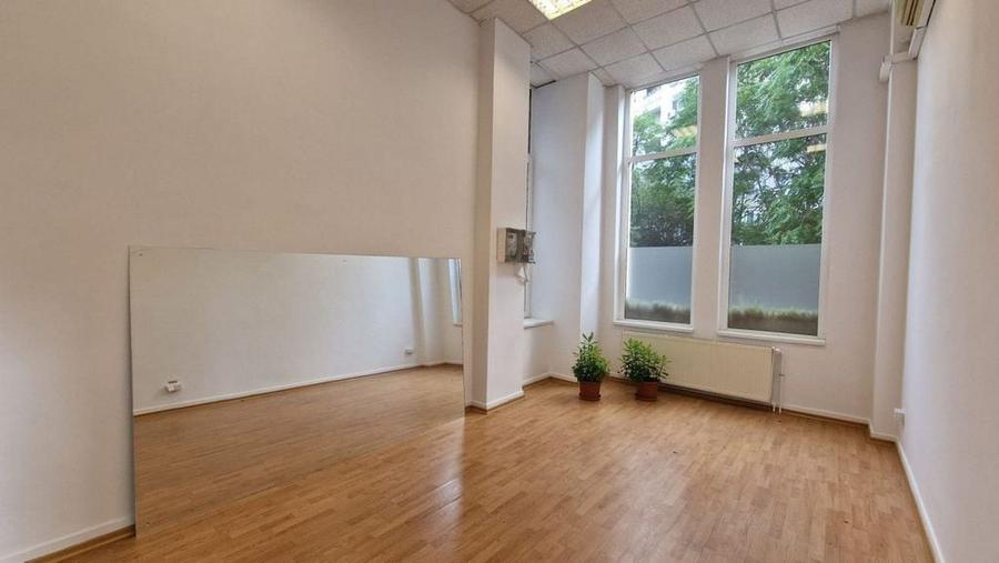 Spațiu comercial, de 102 mp, în Central