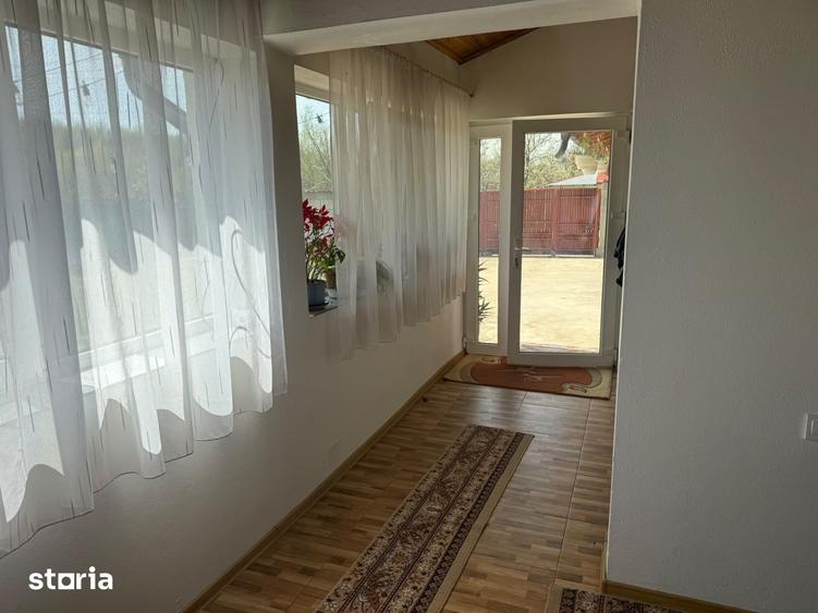 Casă cu 7 camere cu Teren 5900 Mp în Băbana