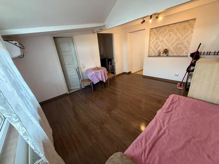 Apartament cu 2 camere semidecomandat în Mogoșoaia